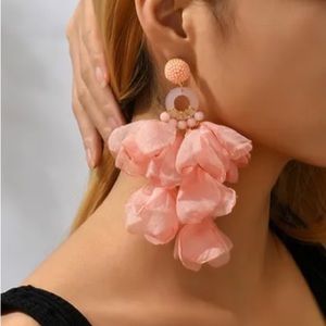 Summer Romance earrings NWT